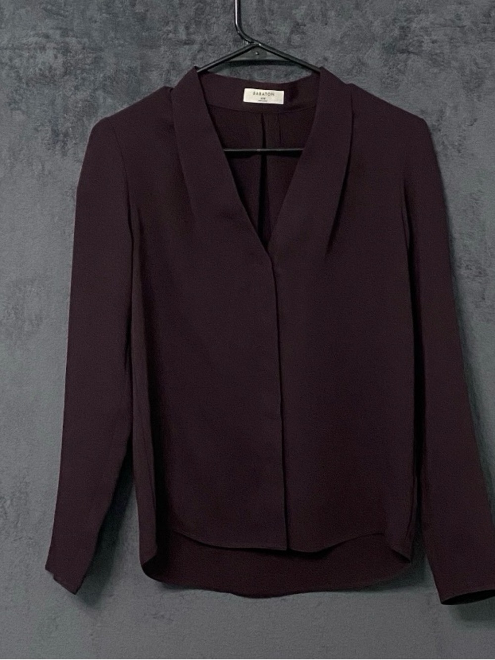Aritizia Babaton Akira Power Blouse Womens XXS Purple V-Neck Long Sleeve Button